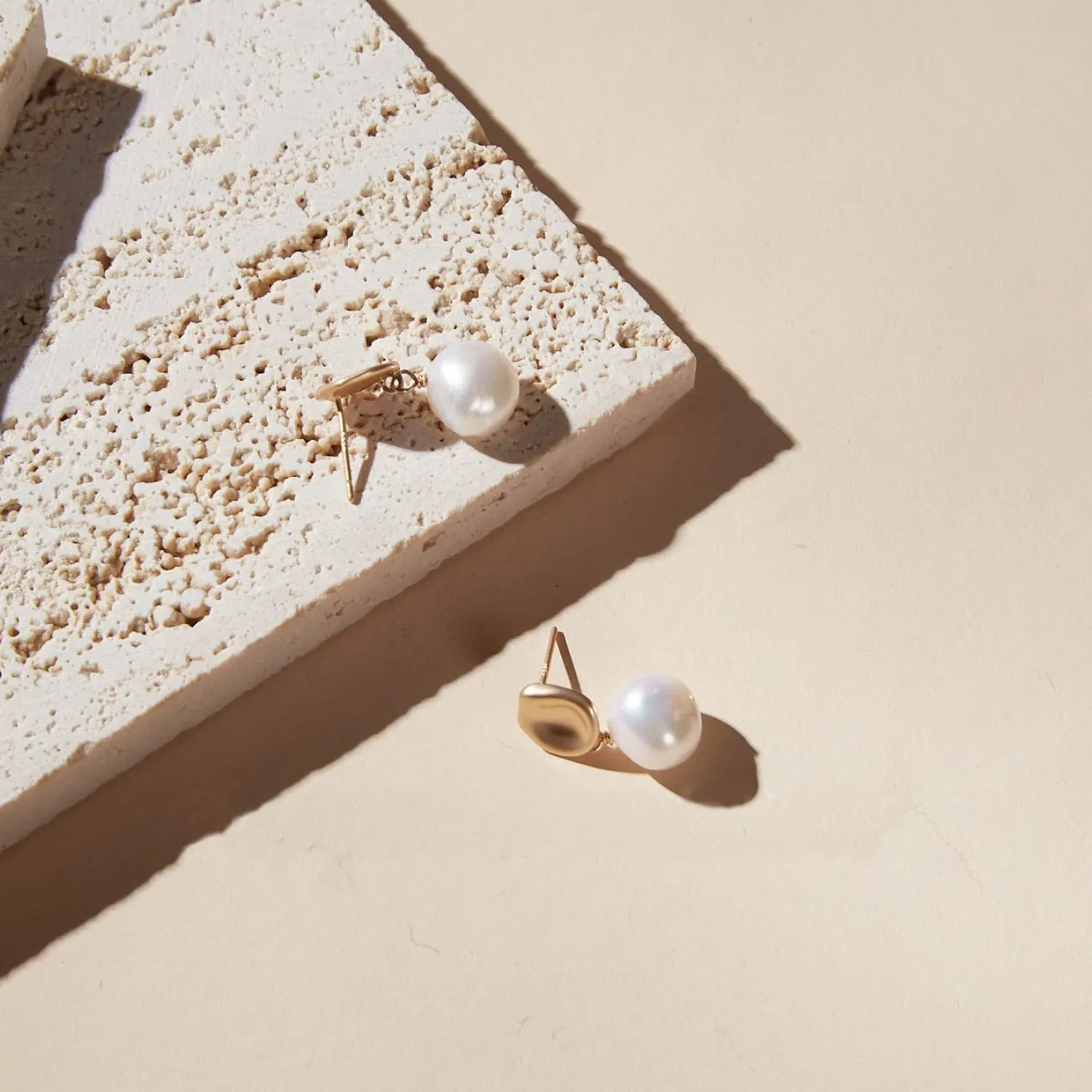 Baroque Pearls Earring Natural Freshwater Pearls Dangle Earrings Gold Pearl Drop Earrings Jewelry S925 with 14K Gold Plated Modern Wedding Eardrop Valentine Birthday Gift for Her