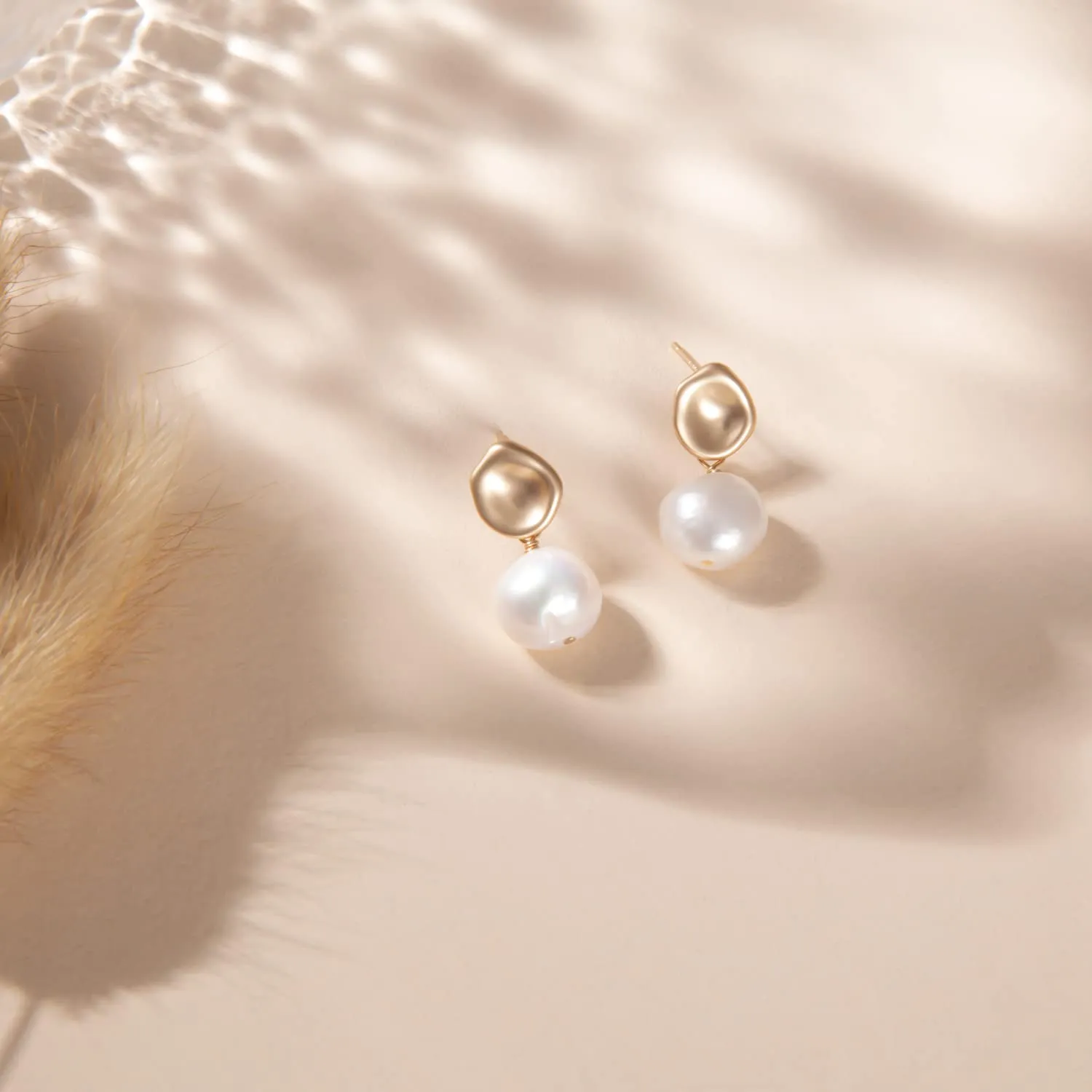 Baroque Pearls Earring Natural Freshwater Pearls Dangle Earrings Gold Pearl Drop Earrings Jewelry S925 with 14K Gold Plated Modern Wedding Eardrop Valentine Birthday Gift for Her