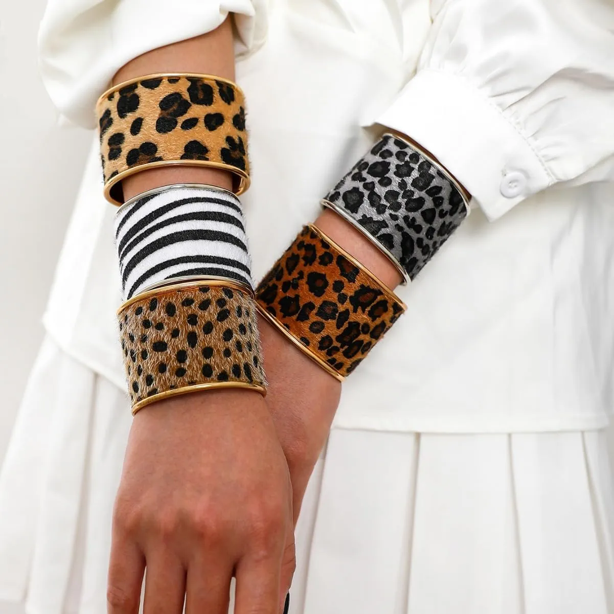 Caiyao Exaggerated Zebra Leopard Print Open Cuff Bracelet Adjustable Wide Gold Silver Leopard Animal Print Cuff Bangle Bracelets Vintage Wide Geometric Wrap Bracelet for Women Party Jewelry Gifts