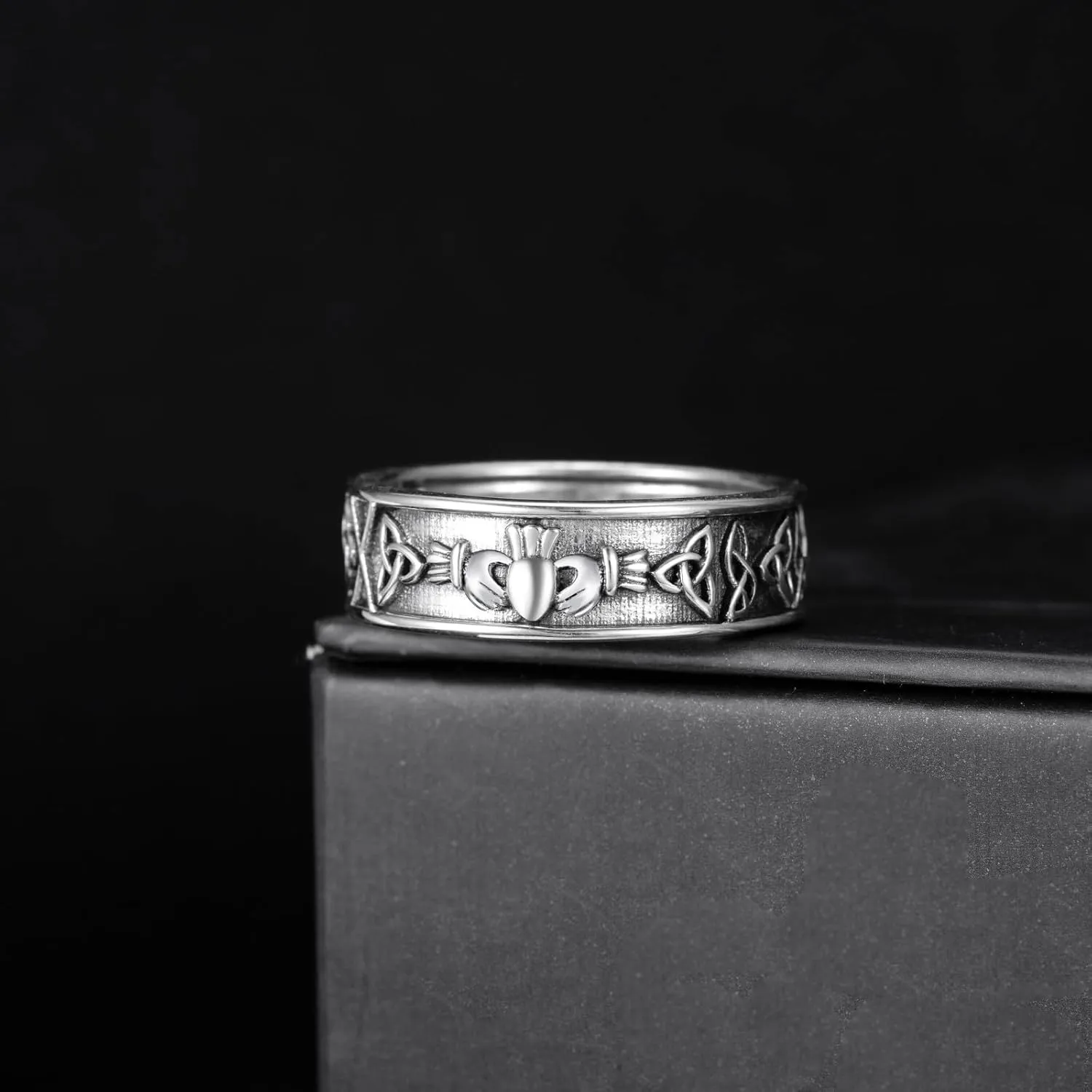Celtic Claddagh Ring for Men Women S925 Sterling Silver Oxidized Claddagh Band Ring Celtic Knot Irish Friendship Couples Promise Wedding ring Memorial Gift Size 4 to 16