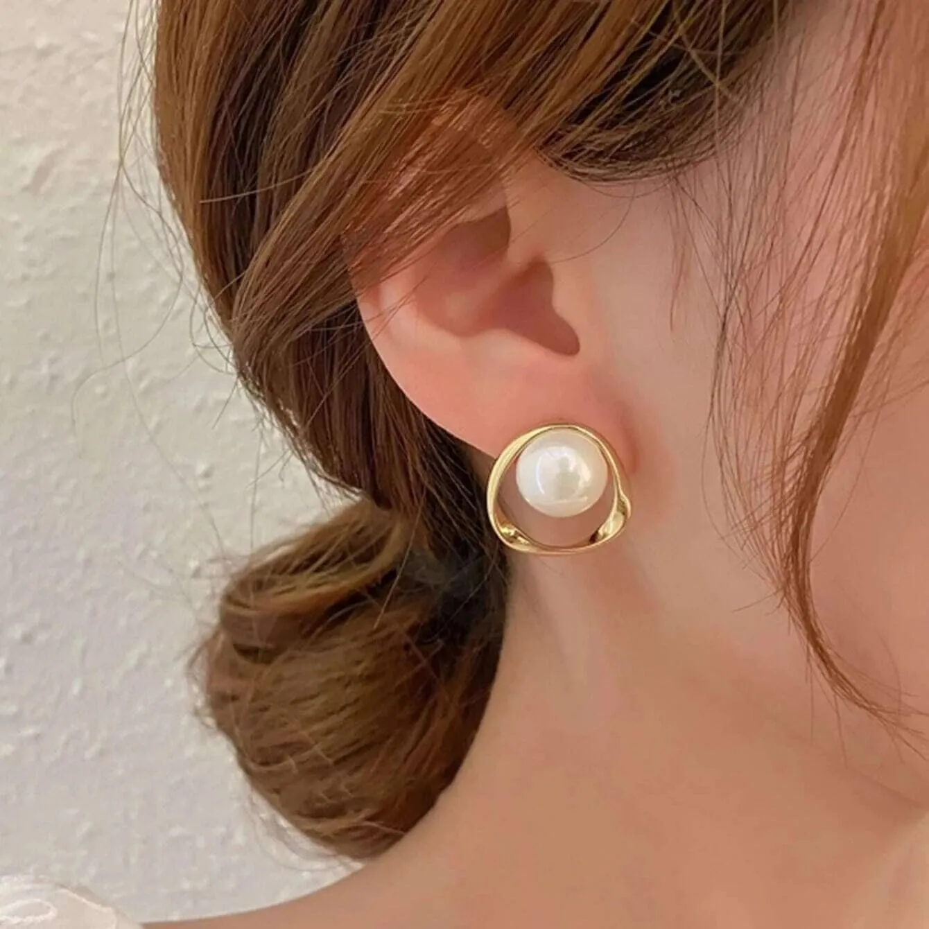 Charm Pearl Stud Earrings for Women,Dainty 14K Gold Geometric Big Pearl Drop Dangle Earrings Trendy Statement Wedding Earrings Accessories Gifts