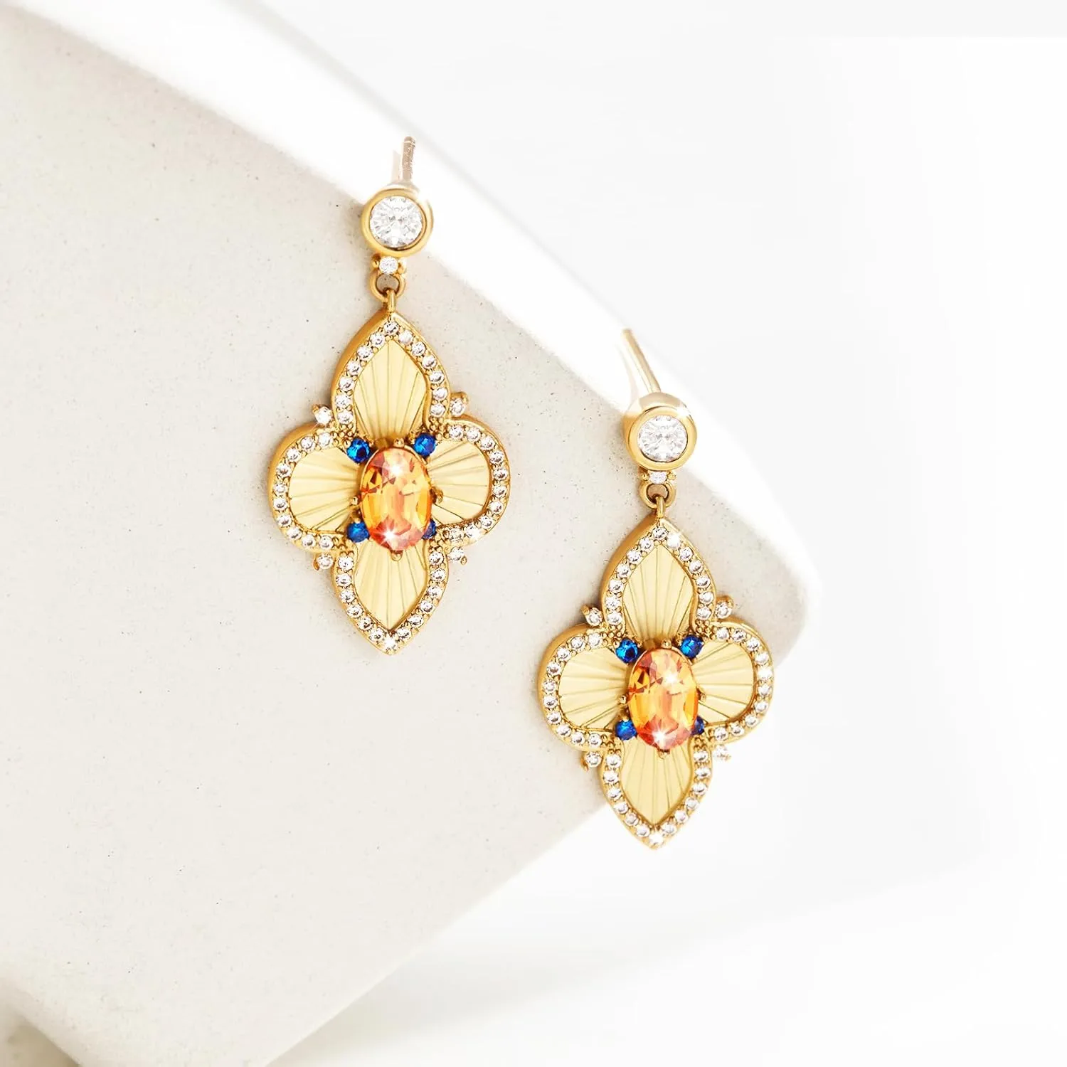 Cicy Bell Four Leaf Clover Dangle Earrings for Women Lucky 18k Gold Plated Cubic Zirconia Trendy Drop Earrings Jewelry Gift