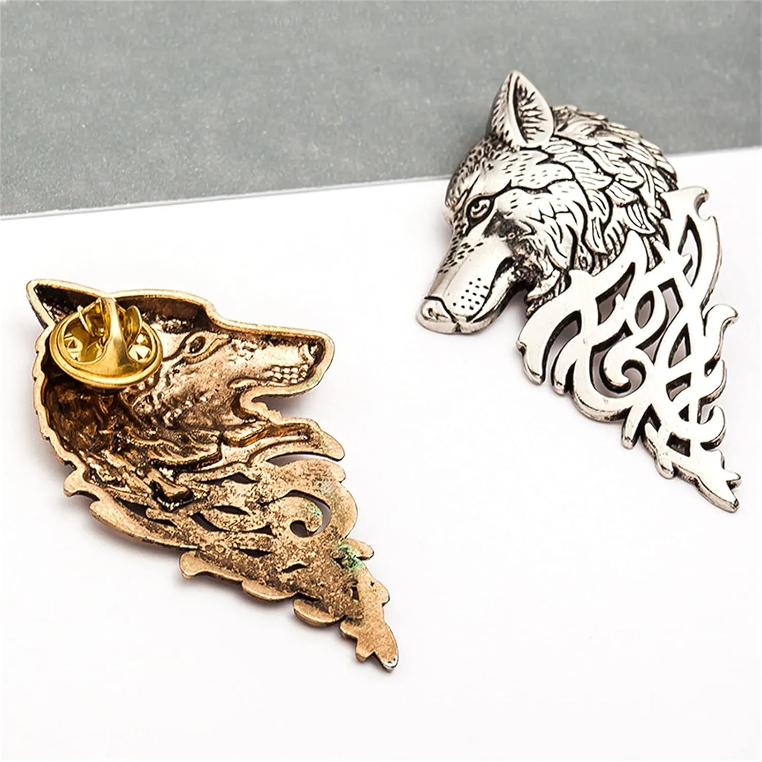 coadipress Vintage Bohemian Wolf Pin Brooch Fashion Animal Dire Wolf Head Coyote Antique Retro Lapel Brooches Badge Men's Suits Buckle Neckwear Accessories