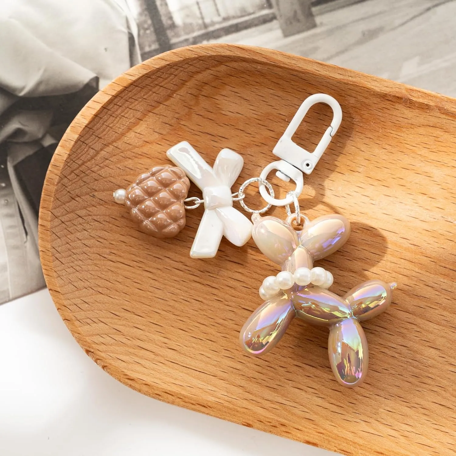 Cute Balloon Dog Design Keychain for Women, Shiny keychain with Love PendantCartoon Car Keychain