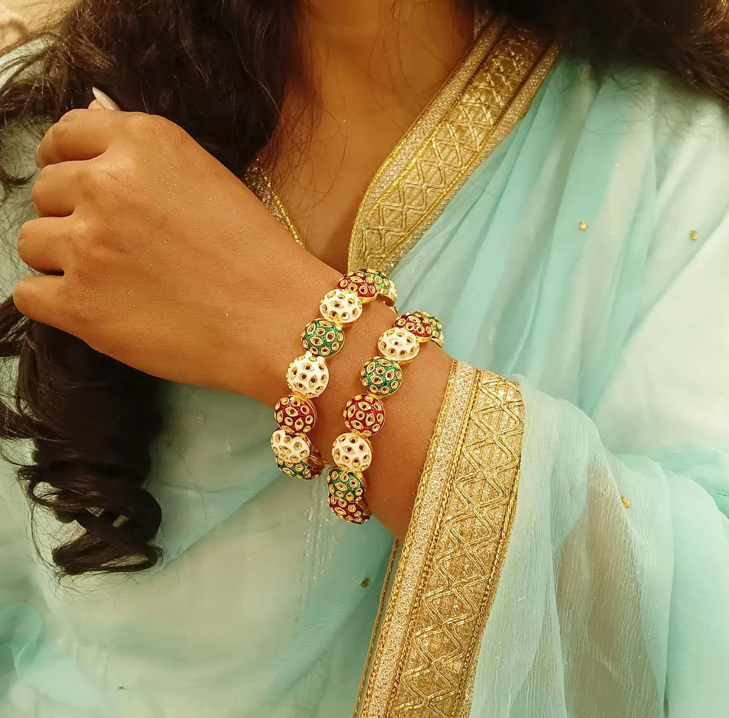 Efulgenz Gold Tone Indian Bangle Set for Women Stylish Bangle Set Indian Gold Bangles Bracelet Indian Bridal Jewelry for Wedding Bollywood Fashion Jewelry