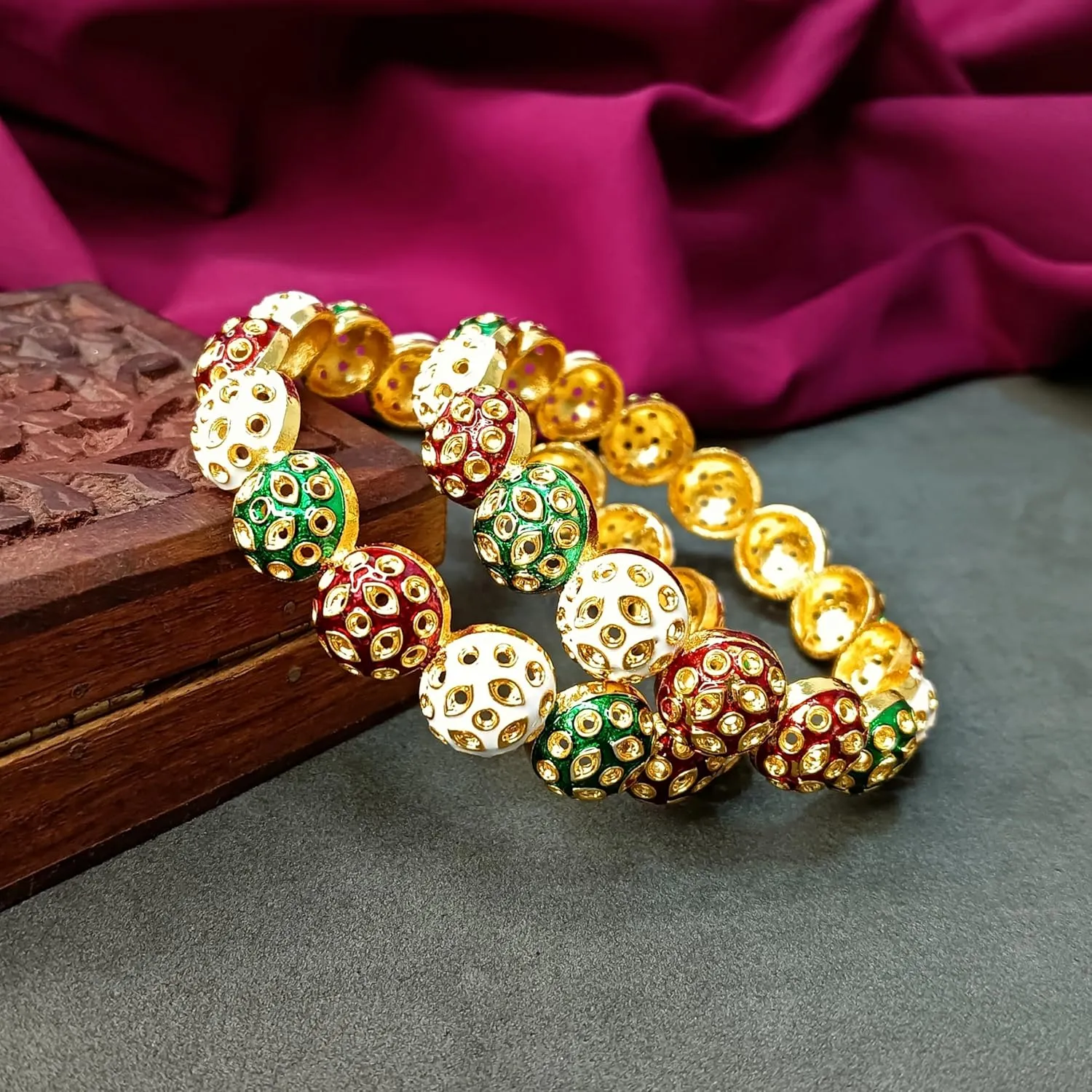 Efulgenz Gold Tone Indian Bangle Set for Women Stylish Bangle Set Indian Gold Bangles Bracelet Indian Bridal Jewelry for Wedding Bollywood Fashion Jewelry