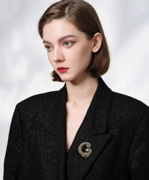 Faux Pearl G Initial Letter Brooch Pin for Women Girls Rhinestone Crystal Pins Clip Lapel Sweater Scarves Hat Coat Backpack Brooches Pins Vintage Jewelry Gifts