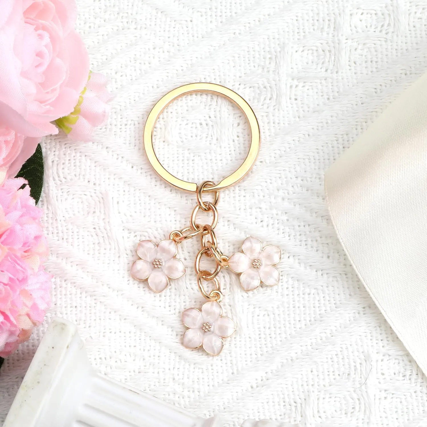 Flowers Keychain,Flower Keychain for Purse Handbag,Floral Accessory for Women,Birthday Christmas Gift for Friends