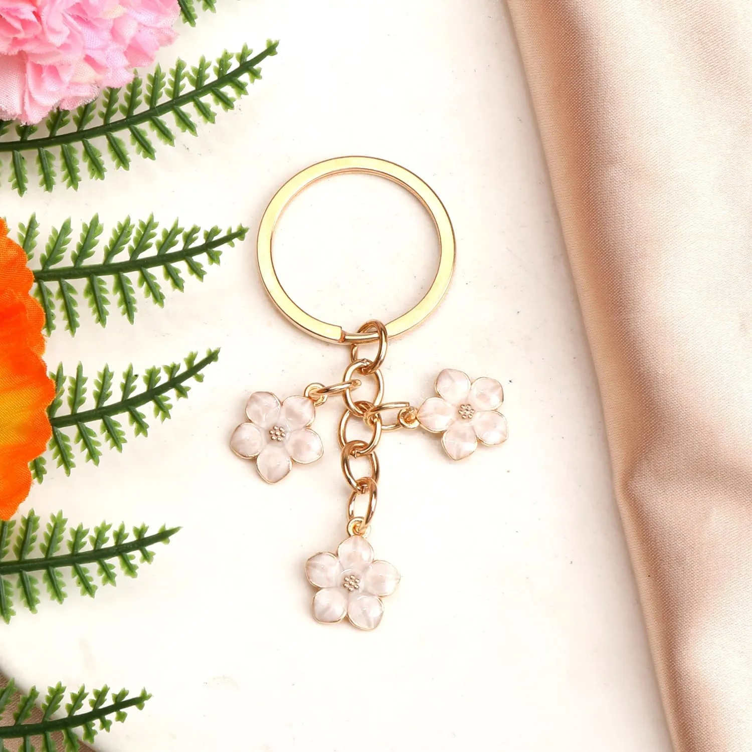 Flowers Keychain,Flower Keychain for Purse Handbag,Floral Accessory for Women,Birthday Christmas Gift for Friends