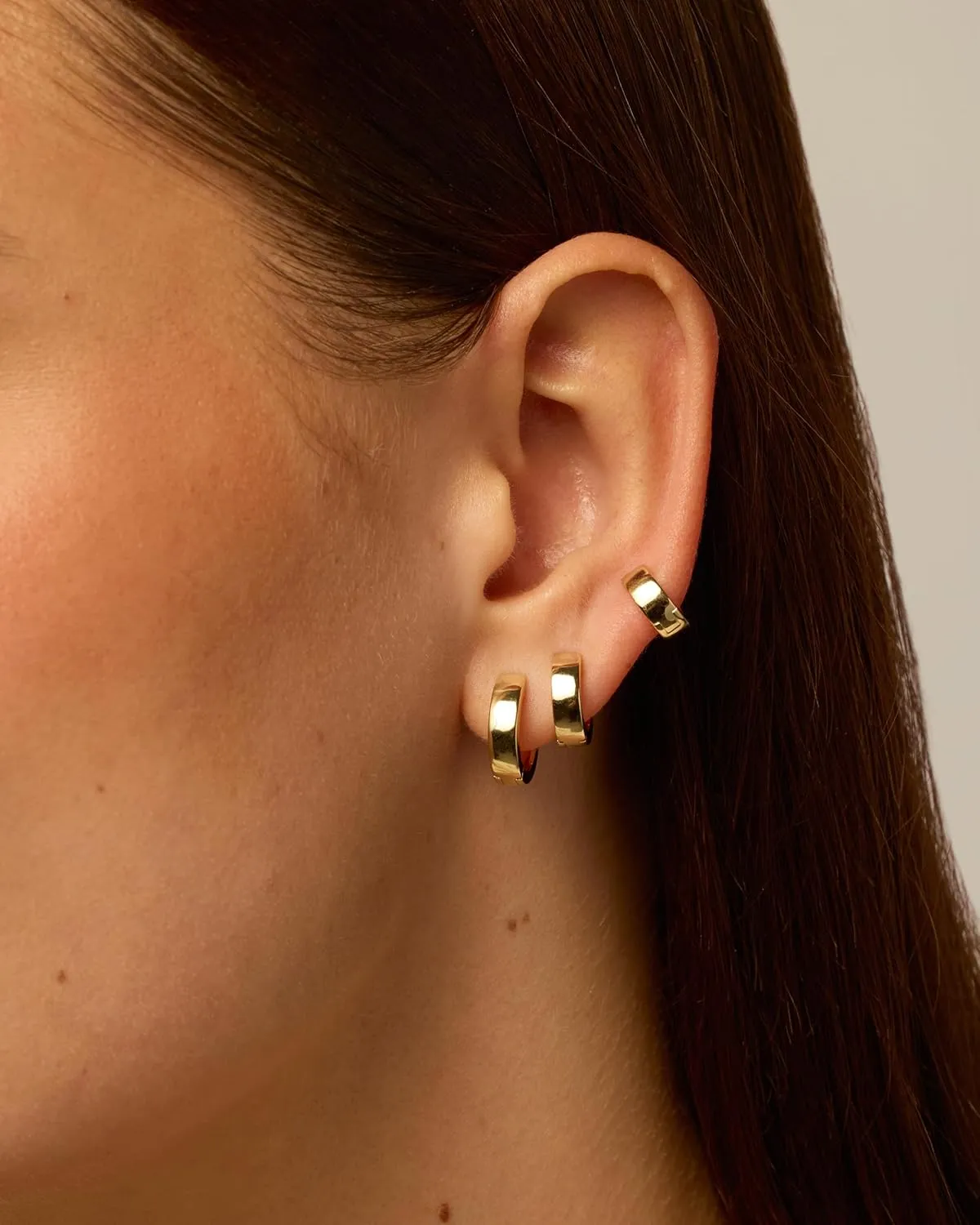 PAVOI 18K Gold Plated Sterling Silver Posts Small Hoop Earrings for Women - Trendy Geometric Plain Chunky Huggie Earscape Piercing Pack - Everyday Gold Hoop Earrings Set