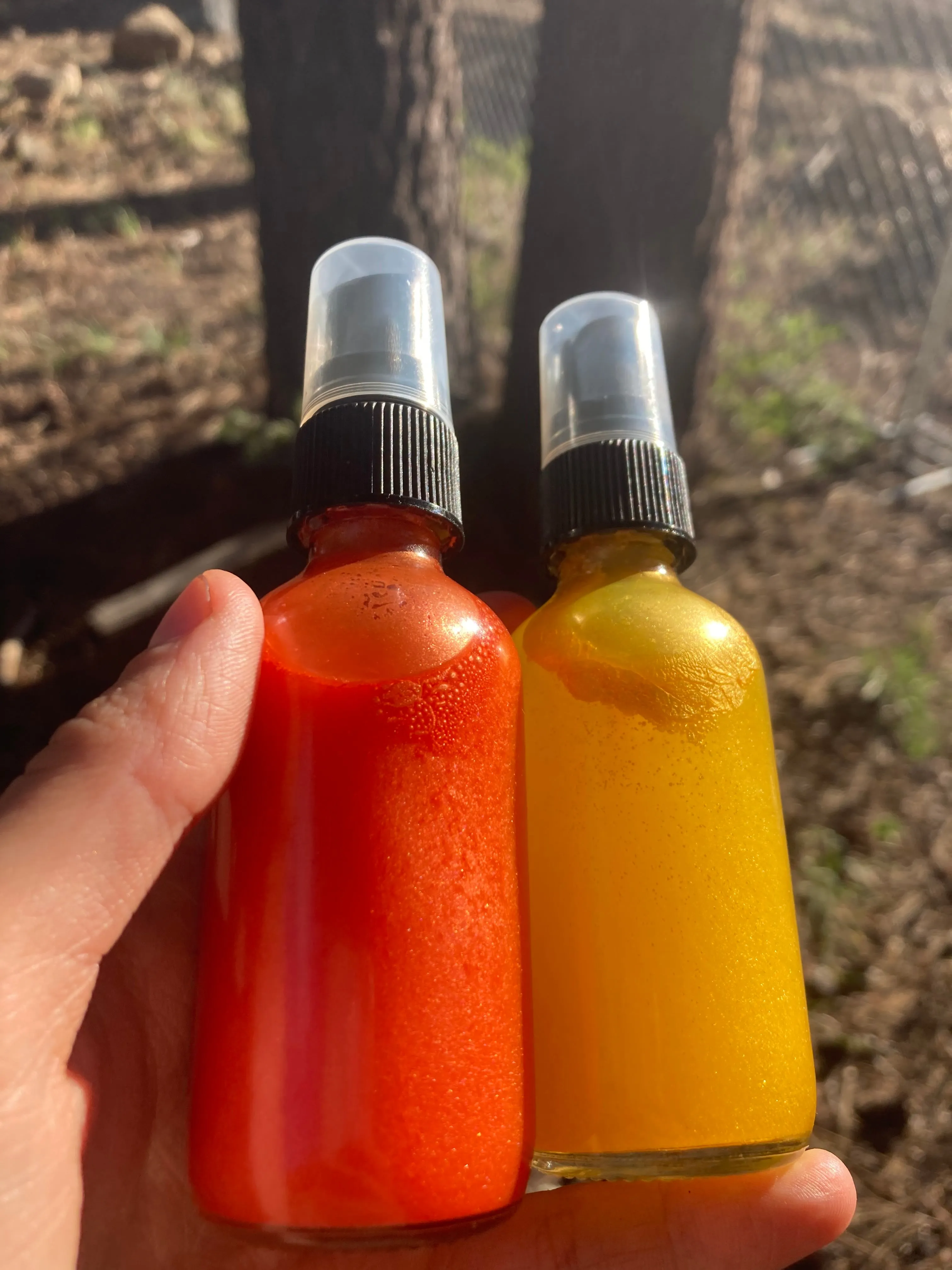 SHINE MISTS: BODY SPRAYS