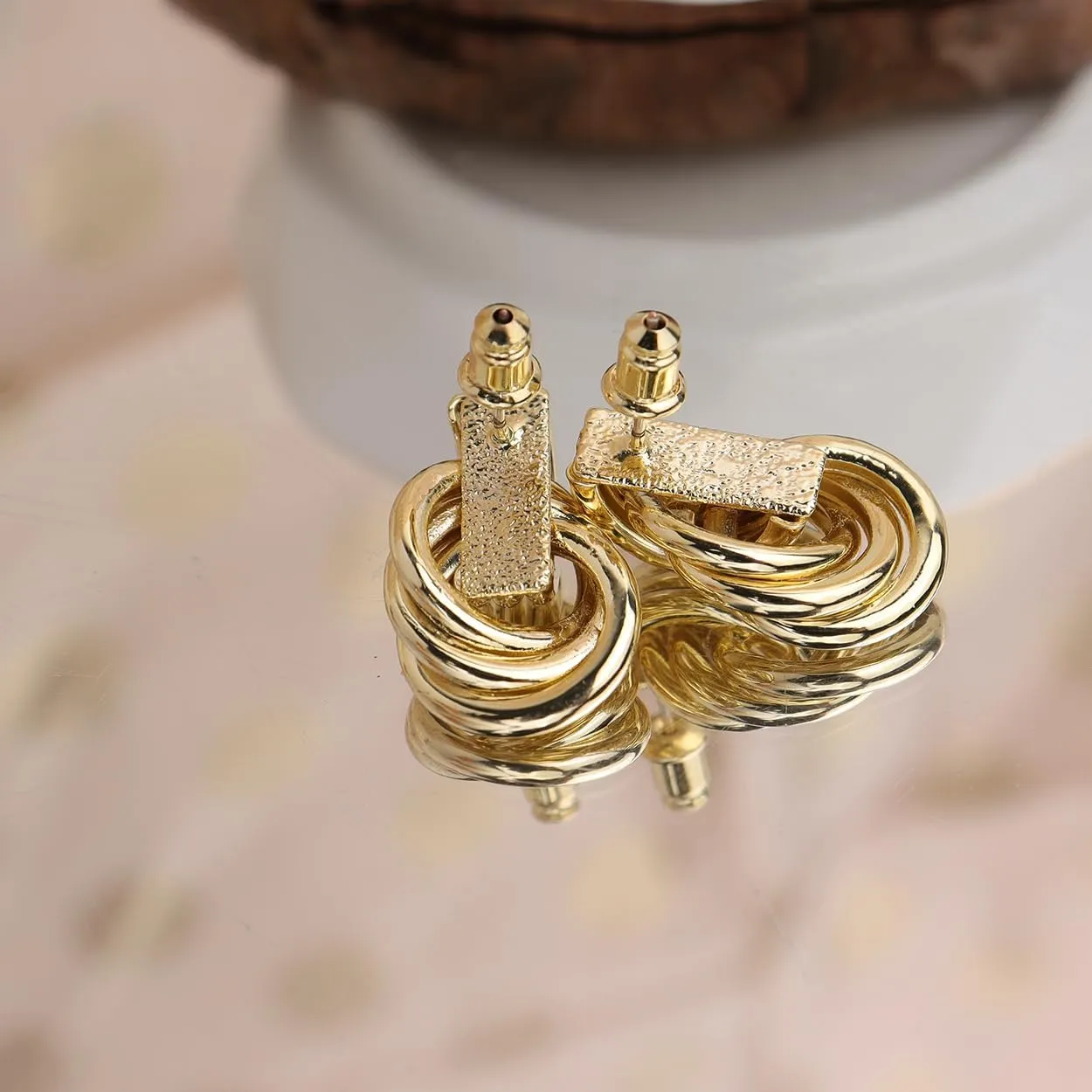 Sonateomber Statement Pearl Twisted Dangle Drop Earrings for Women - Chunky Vintage Geometric Earing Hypoallergenic Everyday Prom Wedding Fashion Jewelry Gifts