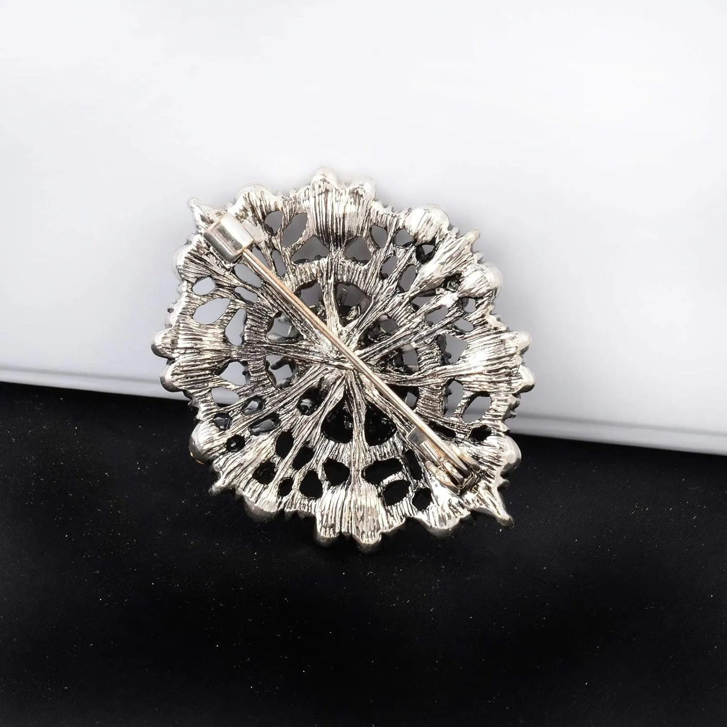 Women's Antique Classic Geometric Oval Shaped Hollowed Out Crystal Flower Filigree Brooch Pin Banquet Wedding Jewelry