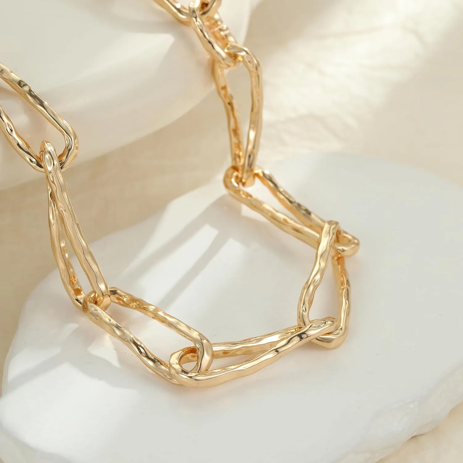YUJIE Chunky Gold Necklace for Women Men Link Necklace Gold Plated Statement Choker Fashion Jewelry