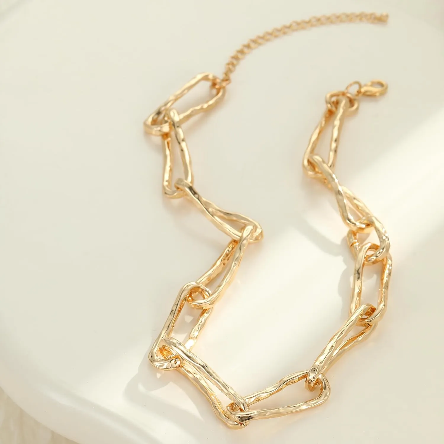 YUJIE Chunky Gold Necklace for Women Men Link Necklace Gold Plated Statement Choker Fashion Jewelry